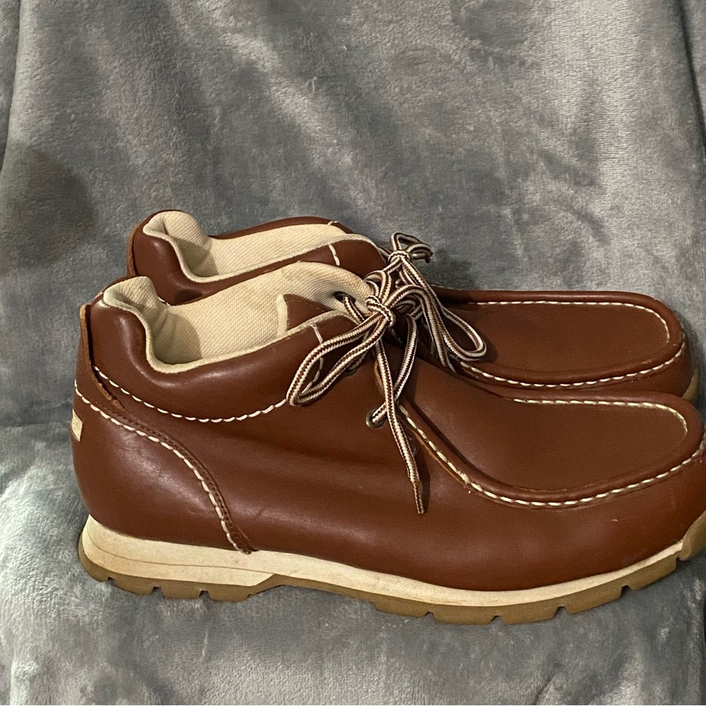 Required Brown and Cream‎ Chukka Boots with Moc-Toe Stitching Mens 12M Leather